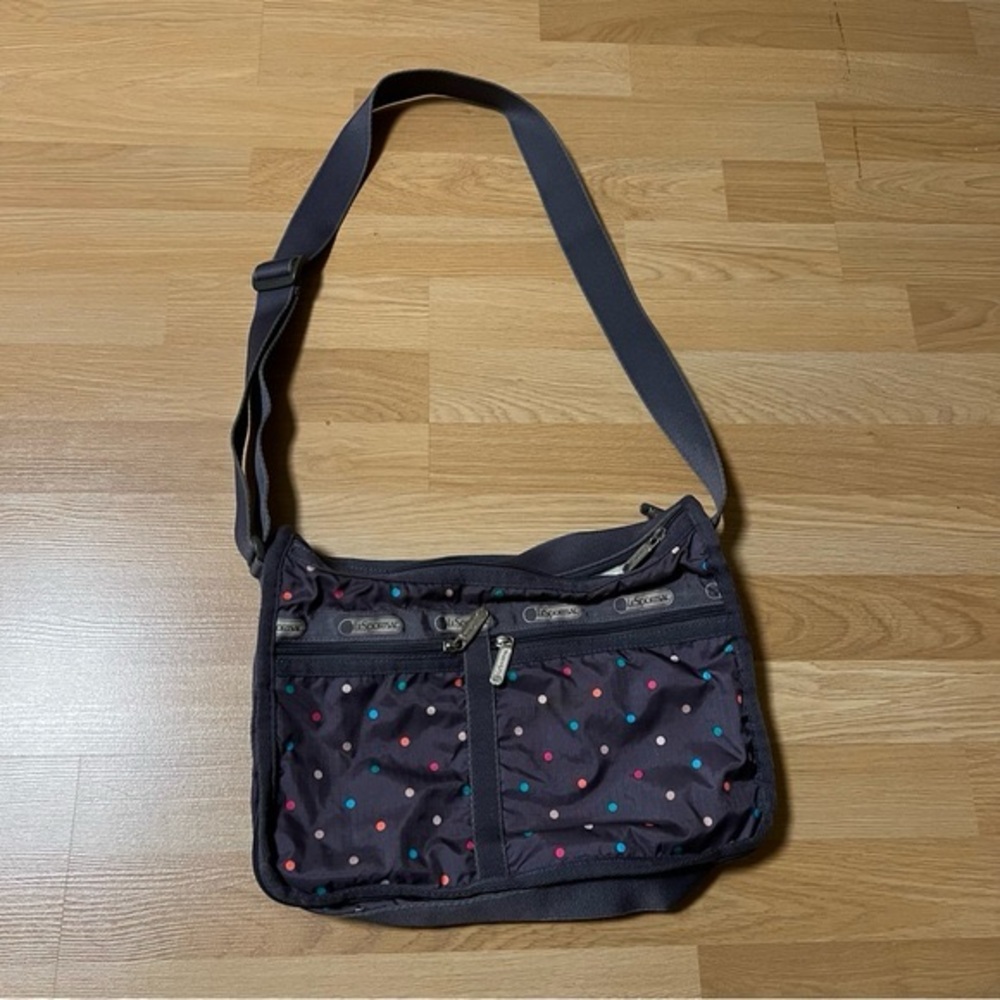 Shiseido Make Up Bag